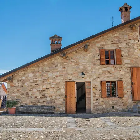 Tranquil Village With Fireplace Hébergement de vacances Castellarano