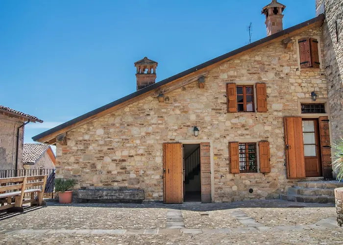 Tranquil Village With Fireplace Nyaraló Castellarano