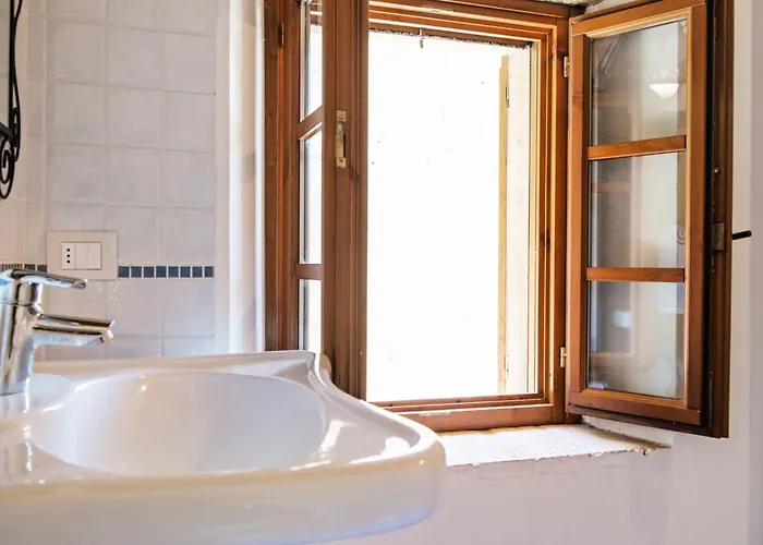 Nyaraló Tranquil Village With Fireplace