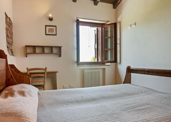 Nyaraló Tranquil Village With Fireplace